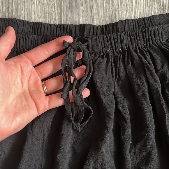 Forever 21 Black Off the Shoulder Top Size M - Picture 3 of 5